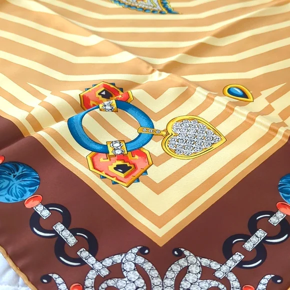 Must de Cartier Le Foulard Scarf - Picture 6 of 16